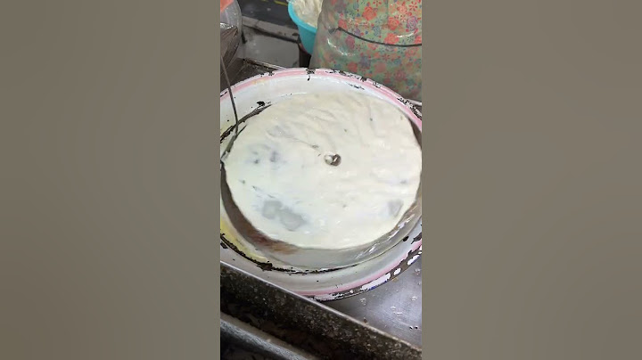 河南郑州特色铁板油饼，5元一张，搭配胡辣汤，看着就好吃