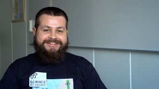 ScienceAtHome - The research behind Skill Lab: Science Detective
Why should you play Skill Lab: Science Detective?
Carlos, the psychologist behind the game talks about the science base of Skill Lab and reveals the possible outcomes of our research.
Play Skill Lab: Science Detective online or on Android devices!
https://www.scienceathome.org/games/skill-lab-science-detective/ ScienceAtHome - The research behind Skill Lab: Science Detective