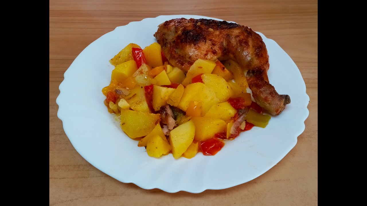 Kuřecí stehna a brambory se zeleninou v remosce