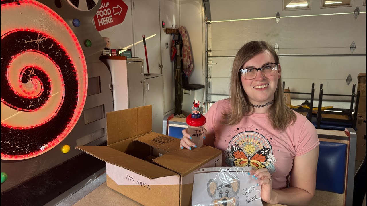 Billycon Unpacking My Gifts From BillyCon! - Chillstream👌 - YouTube