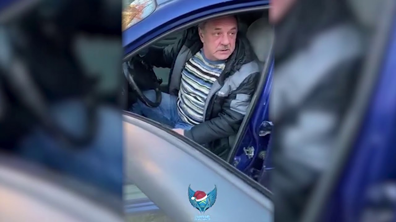 Инструктор трахнул в машине