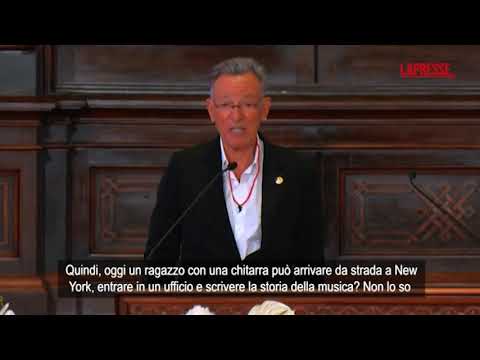 Video L'addio a Clive Davis, le star a New York. Springsteen: Un suo miracolo