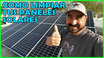 ¿Puedo utilizar agua del grifo para limpiar los paneles solares?