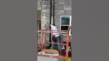 Gutter install #gutters #construction #malandro #yanez #fy #fyi #fypage #gutterinstallation