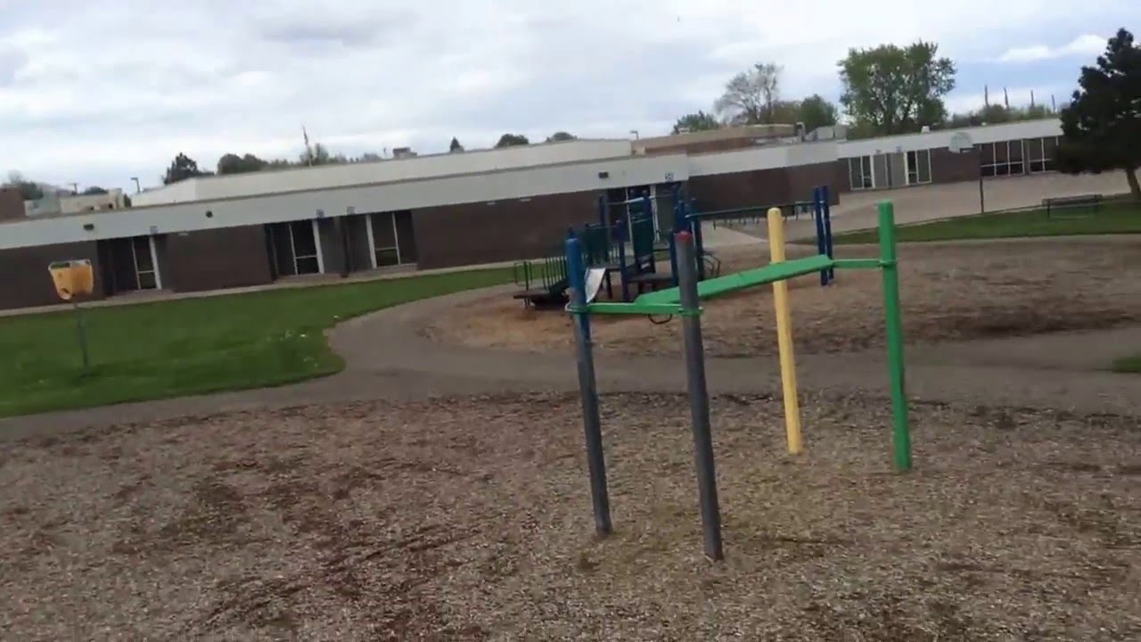 Willow woods elementary school on a Saturday, no one there YouTube