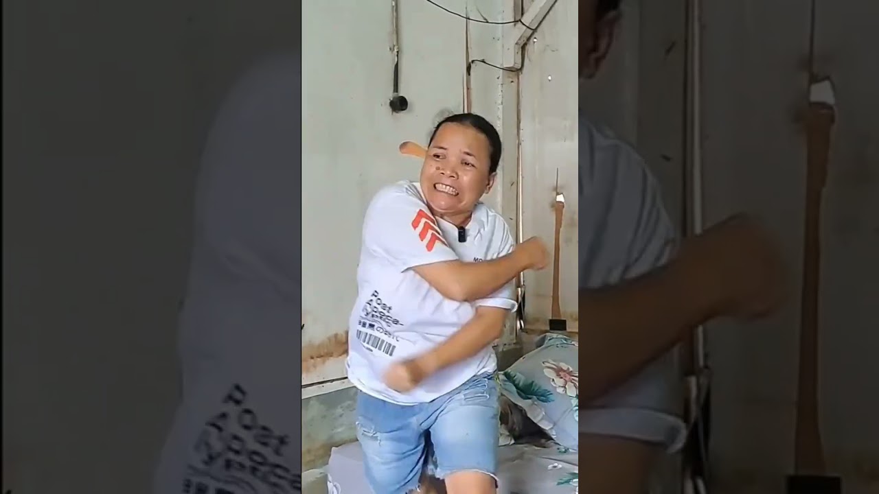 JUDUL: "Menggelitik Perut dengan Komedi, Membawa Kegembiraan di Usia 13-60 Tahun"