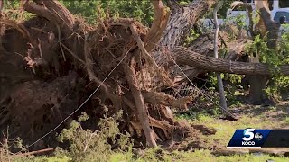 Volunteers help in Seminole as clean-up efforts continue