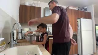 סהר וינאי מכינים עוגת קצפת גבינה עם לוטוס ואוריאו