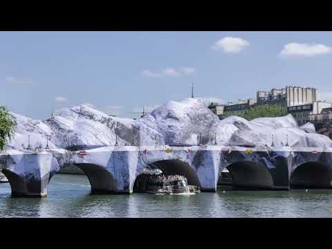 Is the Pont-Neuf disfigured by contemporary art?