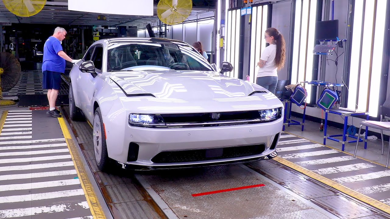 ЛИНИЯ ПРОИЗВОДСТВА Dodge Charger Daytona 2025