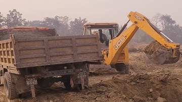Jcb 3DX Backhoe machine loading soil in tractors @roadtrendmachinework