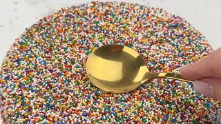 making a rainbow dot cake…but jelly 😋😍🌈