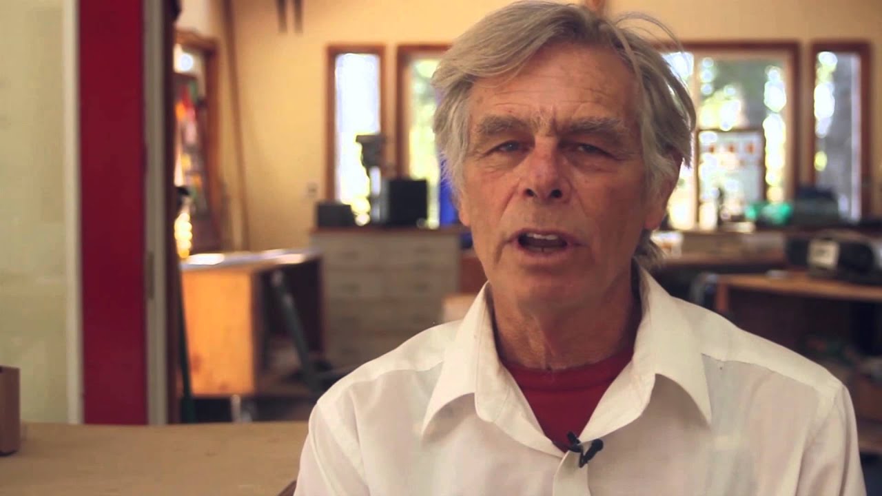 A Simple Contract for Art Glass