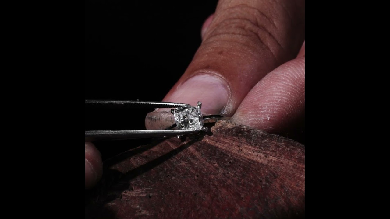 Video nhan nam kim cuong tinh xao vinh cara