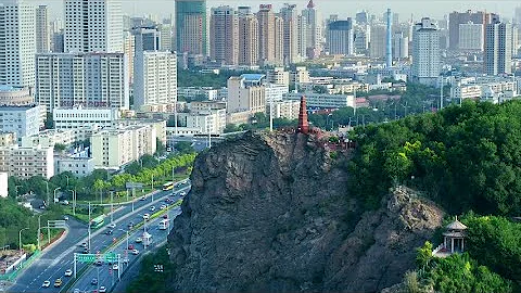 Drone tour of Urumqi in China's Xinjiang - DayDayNews