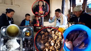 we are cooking pig heart and liver curry our lunch || @bhumivillagevlogs