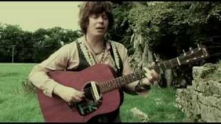 Fionn Regan sings Be Good or Be Gone on ElectricPicnicTV chords