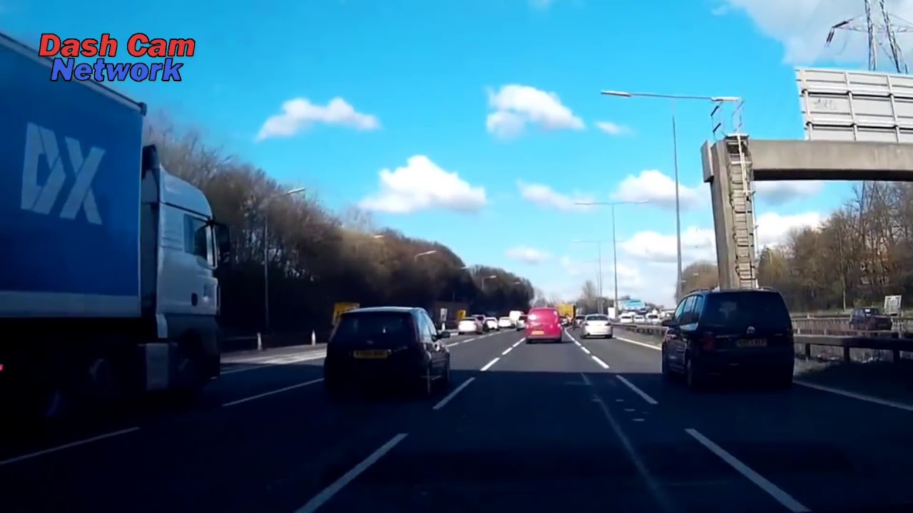 Hit and Run Caught On Dash Cam M60 JN 2018 18 Silvester Böller Extrem ...