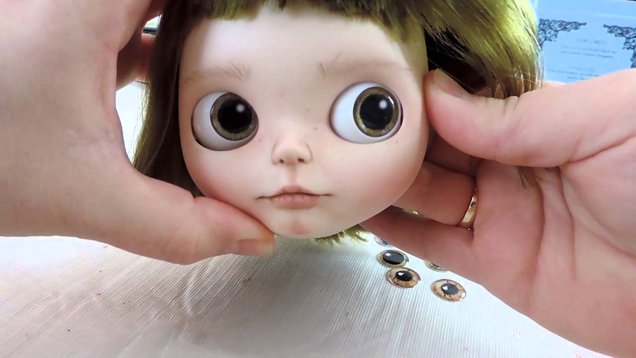 Choosing Eye Chips for a Custom Blythe Doll