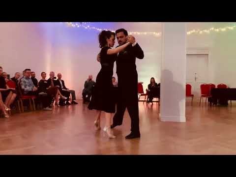 Magdalena Myszka & Ezequiel Mendoza 1/4