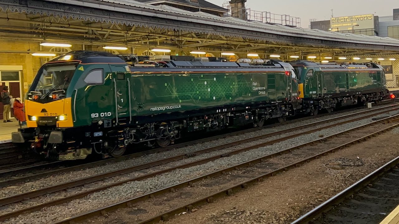 93010 + 93008 ROG leaving Sheffield railway station 