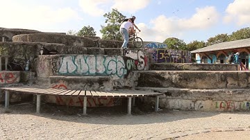 Trial Biking in Berlin - Split-screen using LUUV Camera Stabilizer!