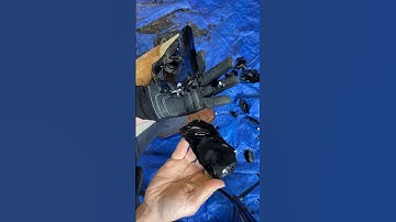 Spalling obsidian #flintknapping #obsidian #primitivetechnology #asmr #rocks