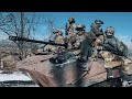 Послушай и грустно улыбнись. По полям, по полям беха боком валит к вам
