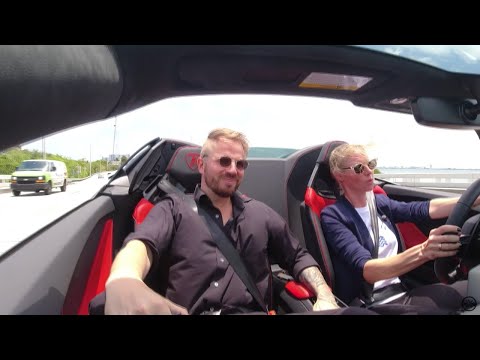 Videó: Flo Rida autója: egy új Ferrari California