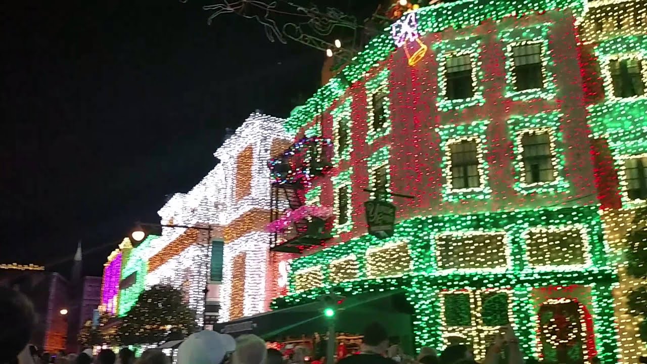 Jingle Bells by Barbra Streisand from the Hollywood Studios Osborne