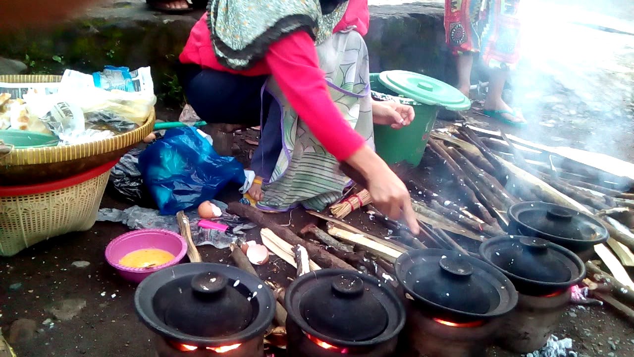 Pembuatan Sorabi Asin Makanan Khas Majalengka- 