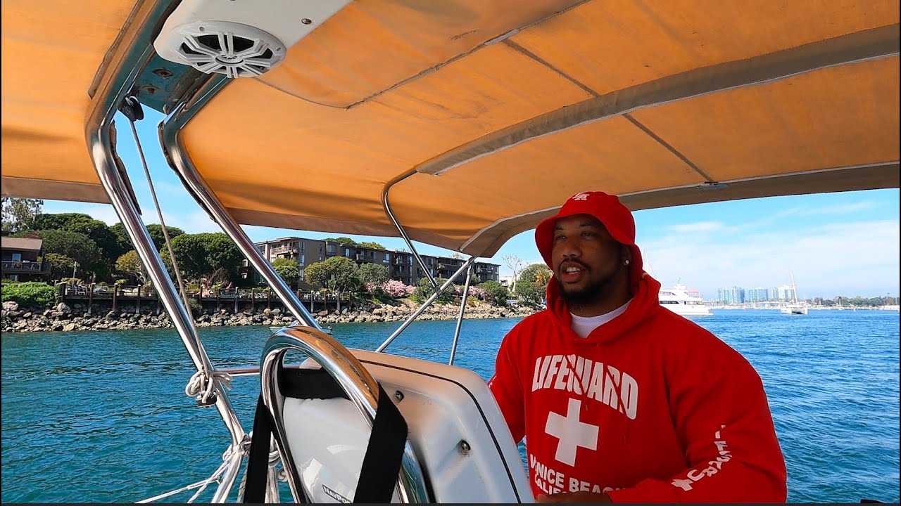 DRIVING A BOAT🛳 FOR THE FIRST TIME IN LA