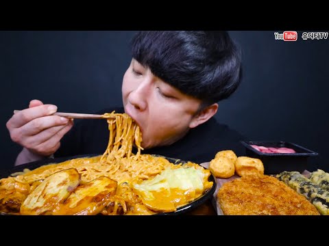 ASMR 두찜 신메뉴 로제찜닭게티 &amp;amp; 등심통돈가스 &amp;amp; 18CM긴말이튀김 &amp;amp; 치즈볼 먹방 SPICY <strong>ROSE</strong> JJIM-DAK &amp;amp; PORK CUTLET <strong>REAL</strong>