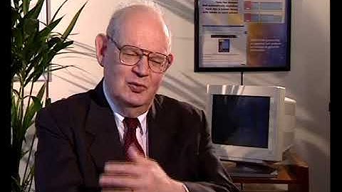 Benoît Mandelbrot - School (2/144)