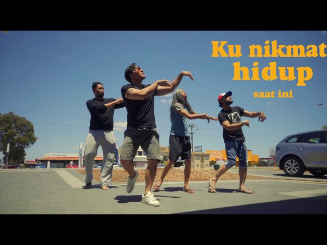 NAIF ( Feat. Indra Lesmana ) -  SELAMA ADA CINTA (Official Music Video) class=