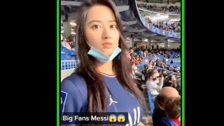 moment random video fans girls Lionel Messi!