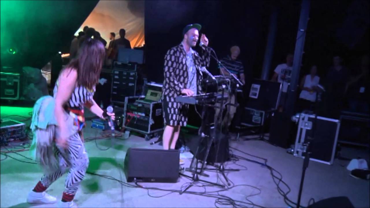 Sprengstoff - Grossstadtgeflüster - Forrest Funk Festival 2015 bekijken op YouTube Sprengstoff - Grossstadtgeflüster - Forrest Funk Festival 2015 bekijken op YouTube