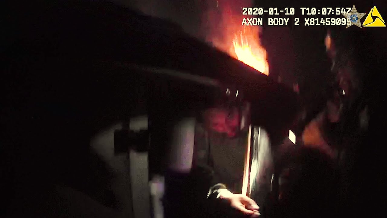 OCSO deputies rescue man trapped in burning car - YouTube