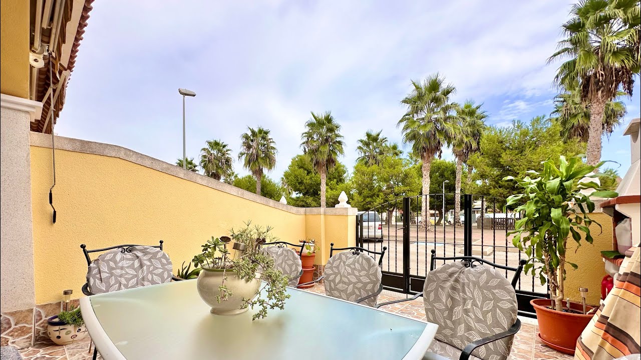 Casa en venta en San Pedro del Pinatar. Comprar duplex zona Salinas