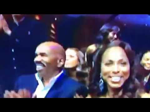 R. Kelly opens Soul Train Awards 2010