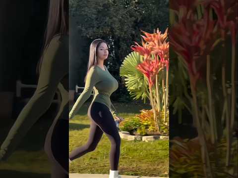 Video This Outfit Makes Leggings Look Effortlessly Chic #fashion