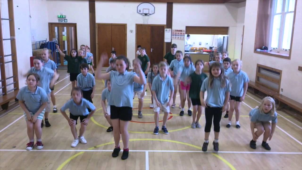 eden-court-commonwealth-flashmob-relay-knockbreck-primary-school-p4