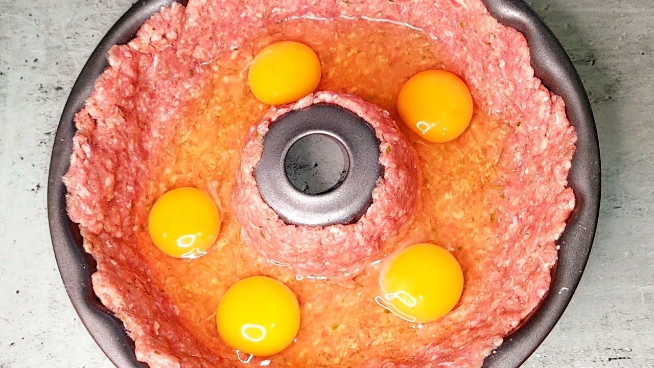MIRA QUE PASA CUANDO PONGO CARNE PICADA Y HUEVOS EN UN MOLDE PARA PASTEL, FÁCIL ECONÓMICO Y SABROSO