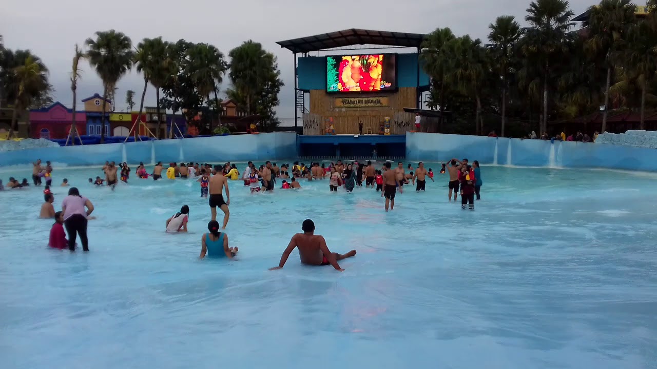 Liburan Seru Wikiki Beach Hawai Waterpark Kota Malang ...