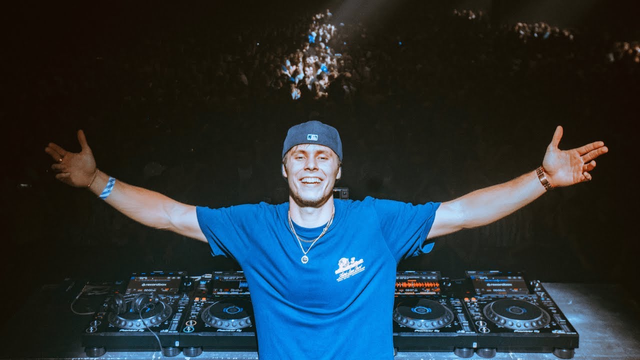 A Day In The Life Of A 22y/o DJ Playing Drumsheds