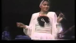 Neda Ukraden - Ne zovi me u ponoc, Obecao si sve - (Live Lisinski Zagreb 1986) Resimi