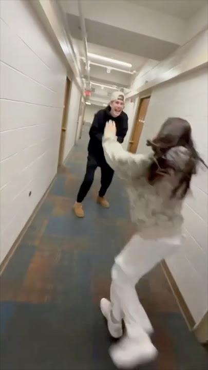 She surprised her long distance boyfriend 👏