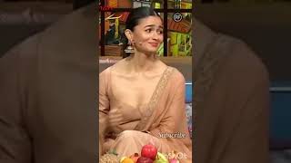 Alia Bhatt Shows Boobs In Kapil Sharma Nip Slip 