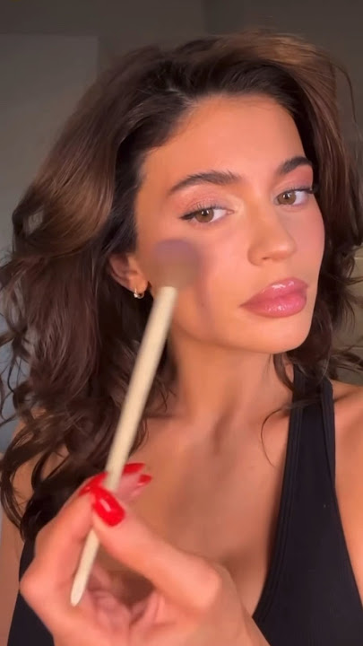 Kylie jenner makeup tutorial #kyliejenner #tiktok #kylie #kyliecosmetics #cosmic #kardashian #makeup