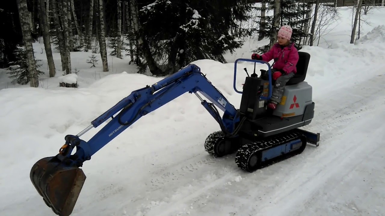 Mitsubishi MM08B Minigrävare/excavator - YouTube